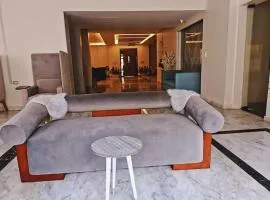 Royal Elegance Room