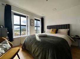 Coastal Retreat with scenic Mourne Mountain Views, appartamento a Newcastle