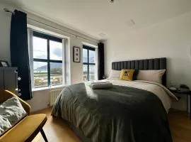 NIapartments Coastal retreat with Mountain views