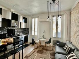 T3 moderne et climatisé - Plages à pied - PARKING GRATUIT, apartamento en Vallauris