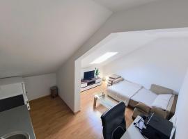 ATTICA APARTMENTS, apartman Bijelo Poljéban