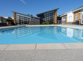 Beautiful Beach Getaway Naish Est near New Forest, hotel in New Milton