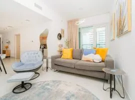 Dubai Marina - 1BHK Apartment