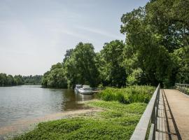 Camping du Lion d'Angers, hotel econômico em Le Lion-dʼAngers