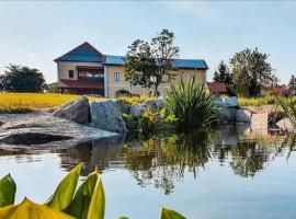 Penzion a hostinec Na Návsi, guesthouse kohteessa Nová Bystřice