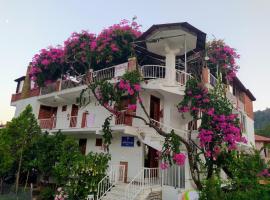Akdeniz Pansiyon, hotel with parking in Ekincik