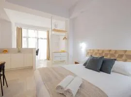 FLORIT FLATS - Quiet and Cozy Studios by the Joaquin Sorolla Station