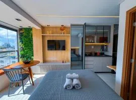 Studio 250mts da PRAIA I Piscina com VISTA PANORÂMICA em ROOFTOP I ACADEMIA I HOME OFFICE I WiFi 100Mbps