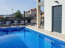 Beautiful Home In Musales With Outdoor Swimming Pool, ξενοδοχείο σε Mušalež