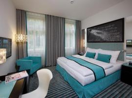 Red & Blue Design Hotel Prague โรงแรมที่Prague 5ในปราก