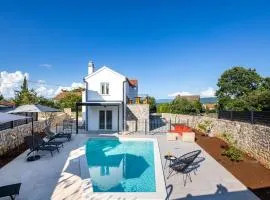 Awesome Home In Lakmartin