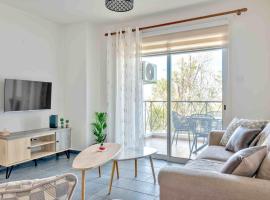 Phaedrus Living: Modern City Flat Elpida, apartemen di Strovolos