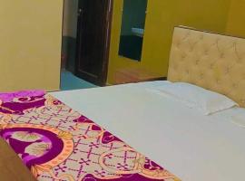 OYO Hotel Oyo Sky Hills Near Chaudhary Charan Singh International Airport, hotel in Bijnaur