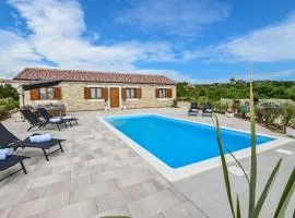 Pet Friendly Home In Dabovi Stani