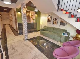 Residence Spa Apartments DUB: Kotor'da bir otel