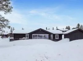 4 Bedroom Nice Home In Engerdal
