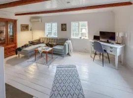 2 Bedroom Nice Home In Tyringe
