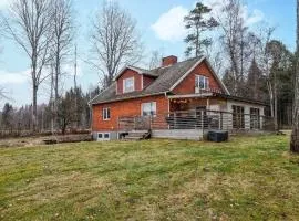 Beautiful Home In Ulricehamn With Lake View