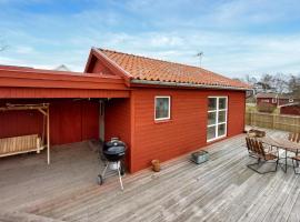 Beautiful Home In Haverdal With Jacuzzi, hotel familiar en Haverdal