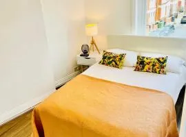 Bright One -Bed for 4 - Abeville Village
