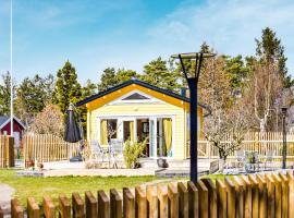 Cosy cottage by the south coast, hytte i Trelleborg