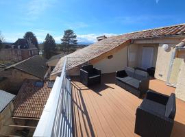 Appartement neuf avec terrasse、Montmerle Sur Saôneのホテル