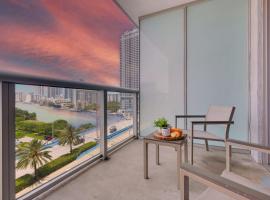 Spectacular Studio Stunning View from Balcony, posada u hostería en Hallandale Beach