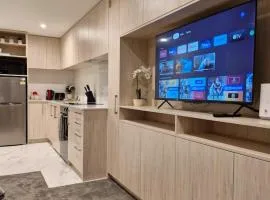 Cosy CBD Studio Apartment 6