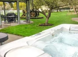 Tranquility Base - Family Fun Modern Farm House