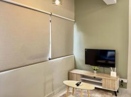 Cozy Homely Studio @ Youth City Residence Nilai, hotel with pools in Nilai