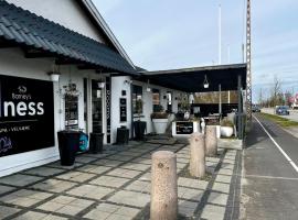 Barneys Rooms, hostel in Hundige