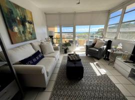 Serene Coastal Getaway with Panoramic Ocean View, hotel a Ceiba