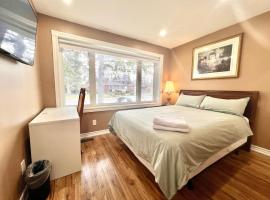 Newly Renovated Detached Home Near Finch Subway Station, hotel in Toronto
