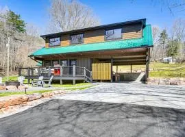 Modern Cabin with Hot Tub Near Tail of the Dragon!