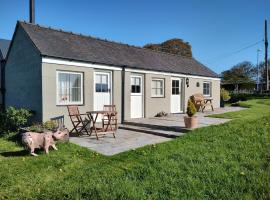 The Pigsty, holiday home in Ashbourne