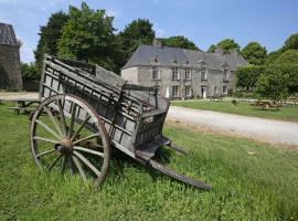 Gite du Manoir des Anoteux, hotel en Carneville