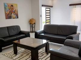 Maison houefa service immobilier – hotel w mieście Abomey-Calavi