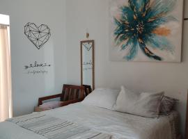 Agradable departamento para descanso o home office., hospedagem domiciliar em Cabo San Lucas