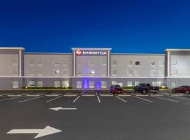 Best Western Plus Brunswick Inn & Suites, hotel poblíž Brunswick Golden Isles Airport - BQK, 