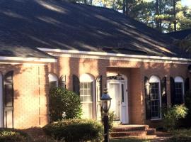 Location Location-US Open Perfect Location, cottage in Pinehurst