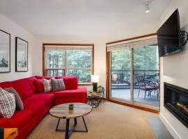 Ski In Ski Out Apartment w Pool and Hot Tub by Harmony Whistler