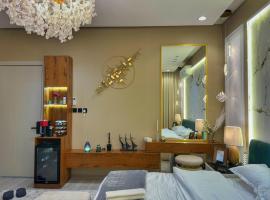 Master room with private bathroom share entrance, hotel in Riyadh