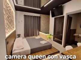 Dark & Light rooms & luxury suites, помешкання типу "ліжко та сніданок" у місті Катанія