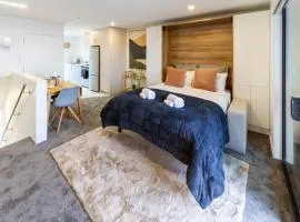Urban Retreat at 8 Wilmer: Upper Level Studio Gem