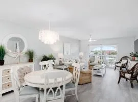 Gorgeous Top Floor Beach Condo at Breakers West