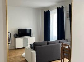 Lovely bright apartment near Paris - Bercy - Orly - Rungis, hotel ieftin din Bourg-la-Reine