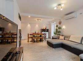 House Dijana With Pool - Happy Rentals, apartmán v destinácii Nova Vas