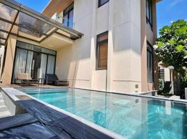 3-bedroom Villa with pool inhouse Cam Ranh beach, lággjaldahótel í Cam Lâm