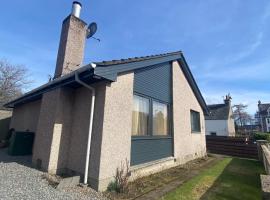 Cathwill - Cosy 4 Star Cottage - Cairngorm National Park、ニュートンモアのホテル
