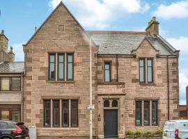 'The Kepties' Luxurious Serviced Apartments, apartment in Arbroath